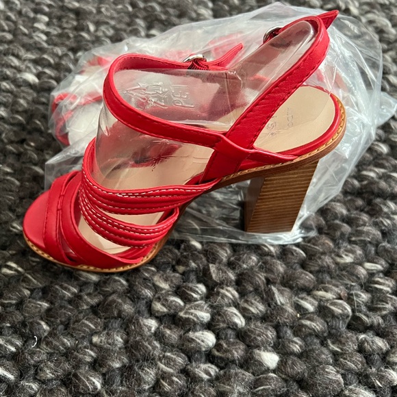 Aldo Rise Heels - Picture 2 of 4